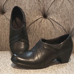 Clarks Leather Slip On Shoes NWOT